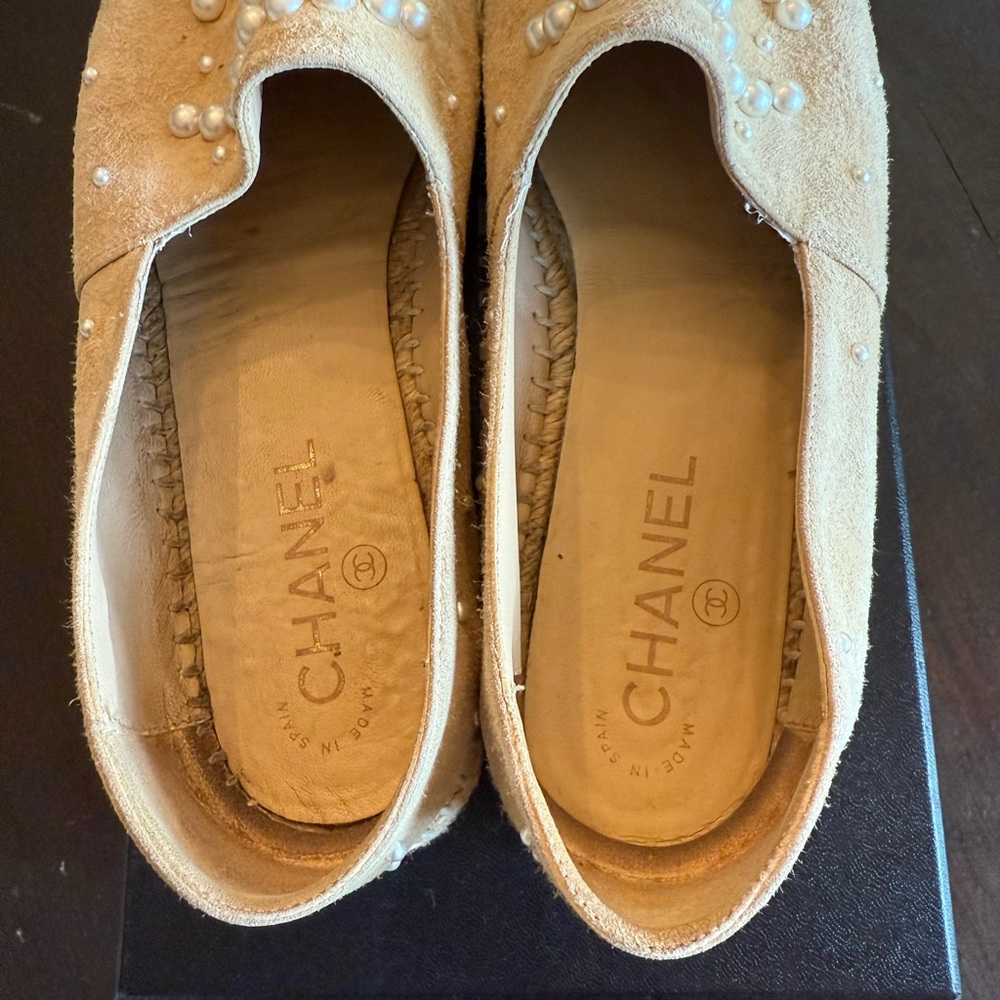 Chanel Beige and Black Espadrilles w/ Pearl Accents - Picture 4 of 9